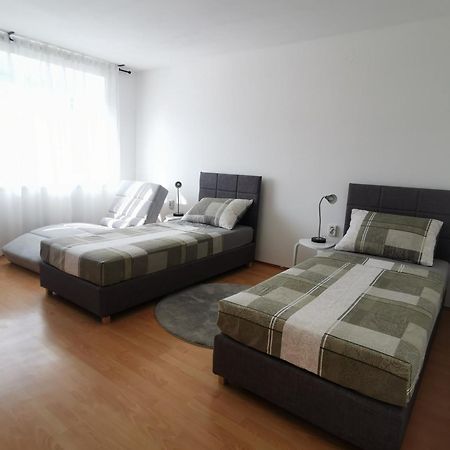 Gospić Apartment Tonio - Right On The Main Square מראה חיצוני תמונה