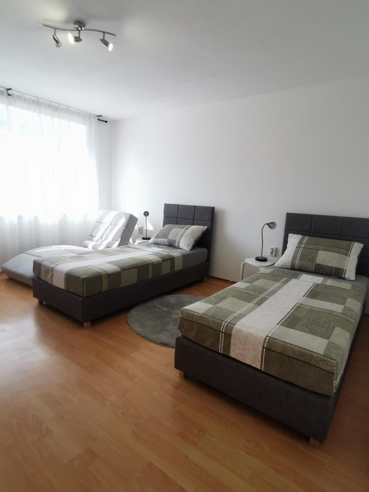 Gospić Apartment Tonio - Right On The Main Square מראה חיצוני תמונה
