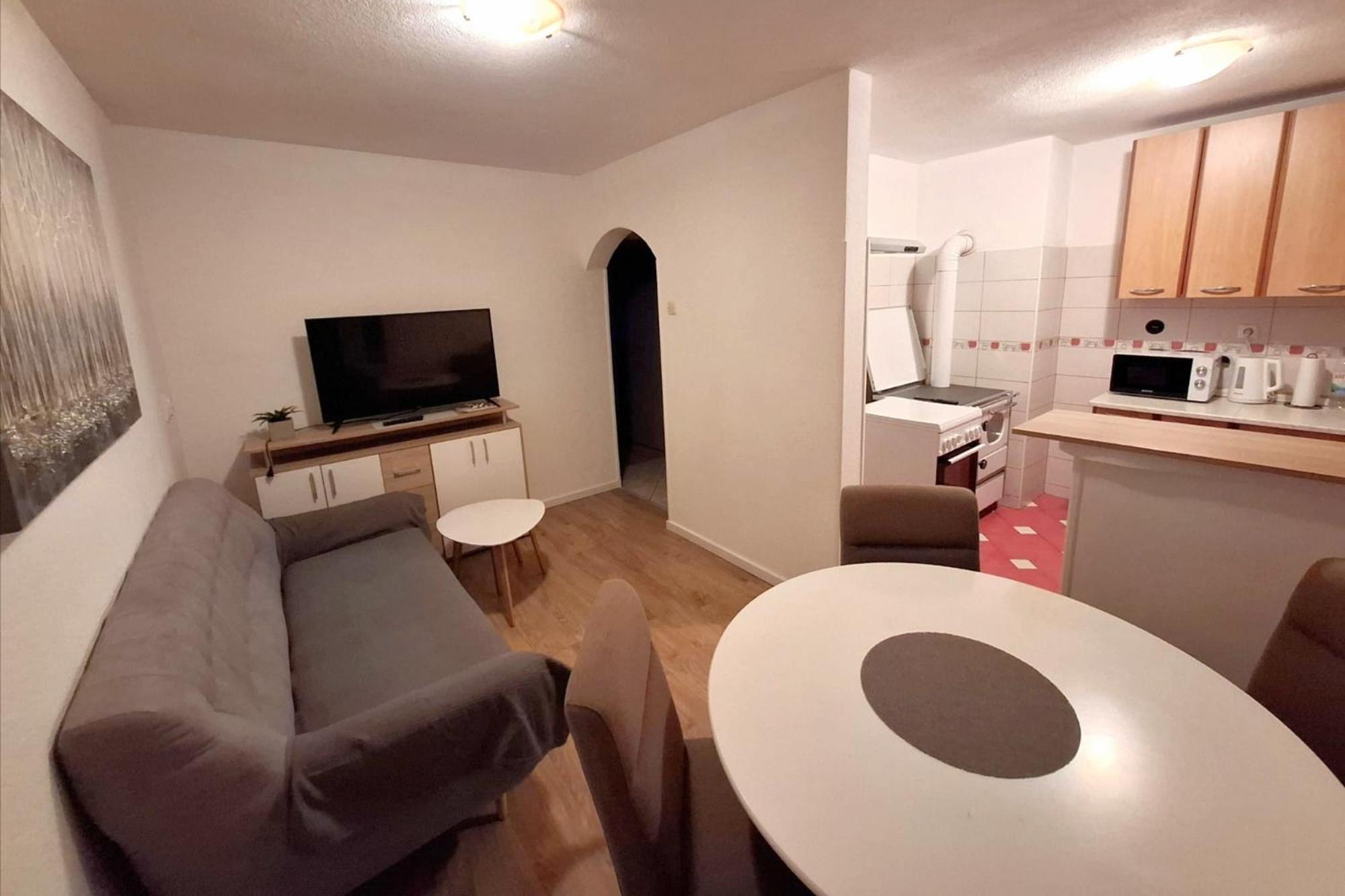 Gospić Apartment Tonio - Right On The Main Square מראה חיצוני תמונה