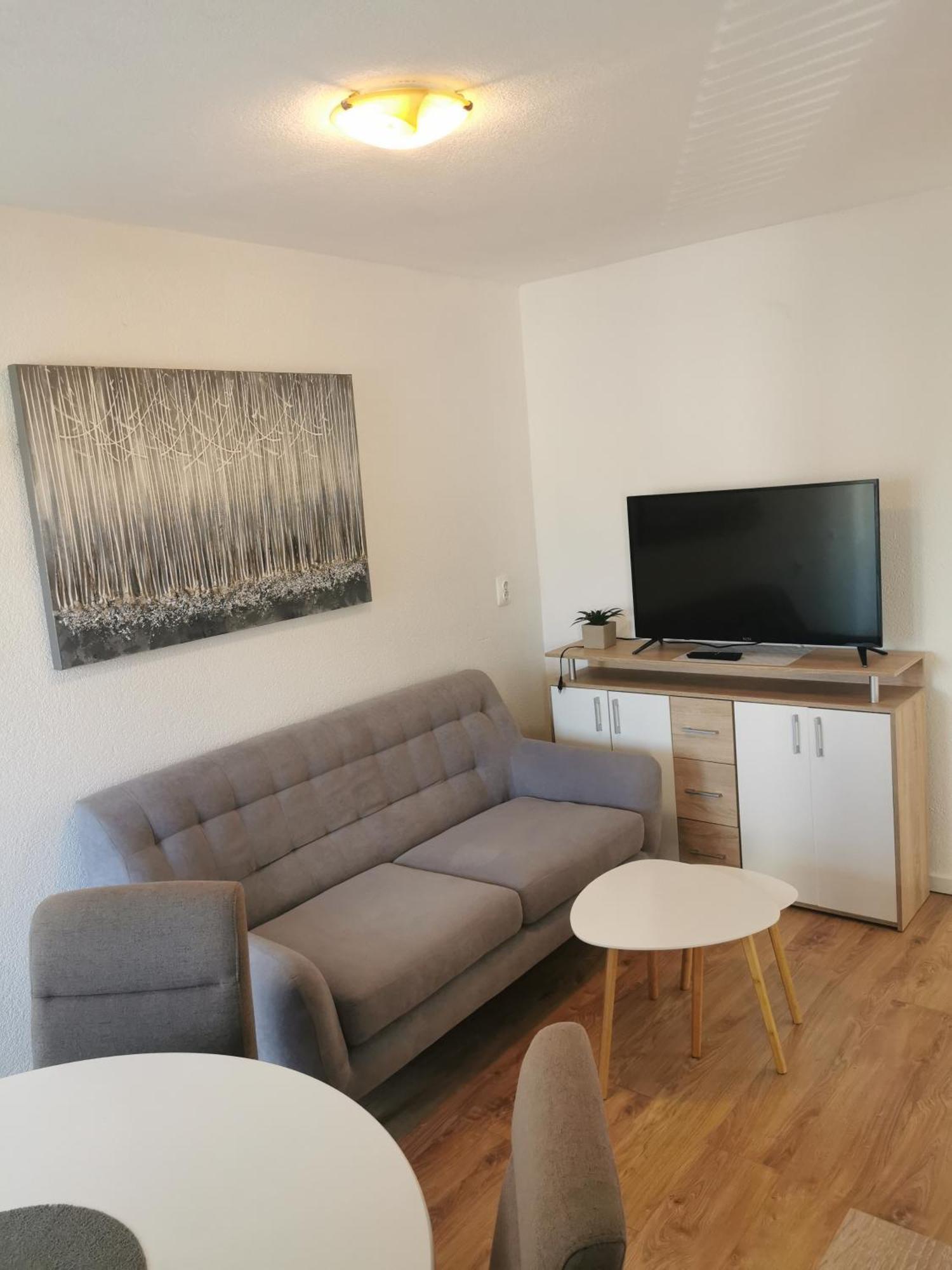 Gospić Apartment Tonio - Right On The Main Square מראה חיצוני תמונה
