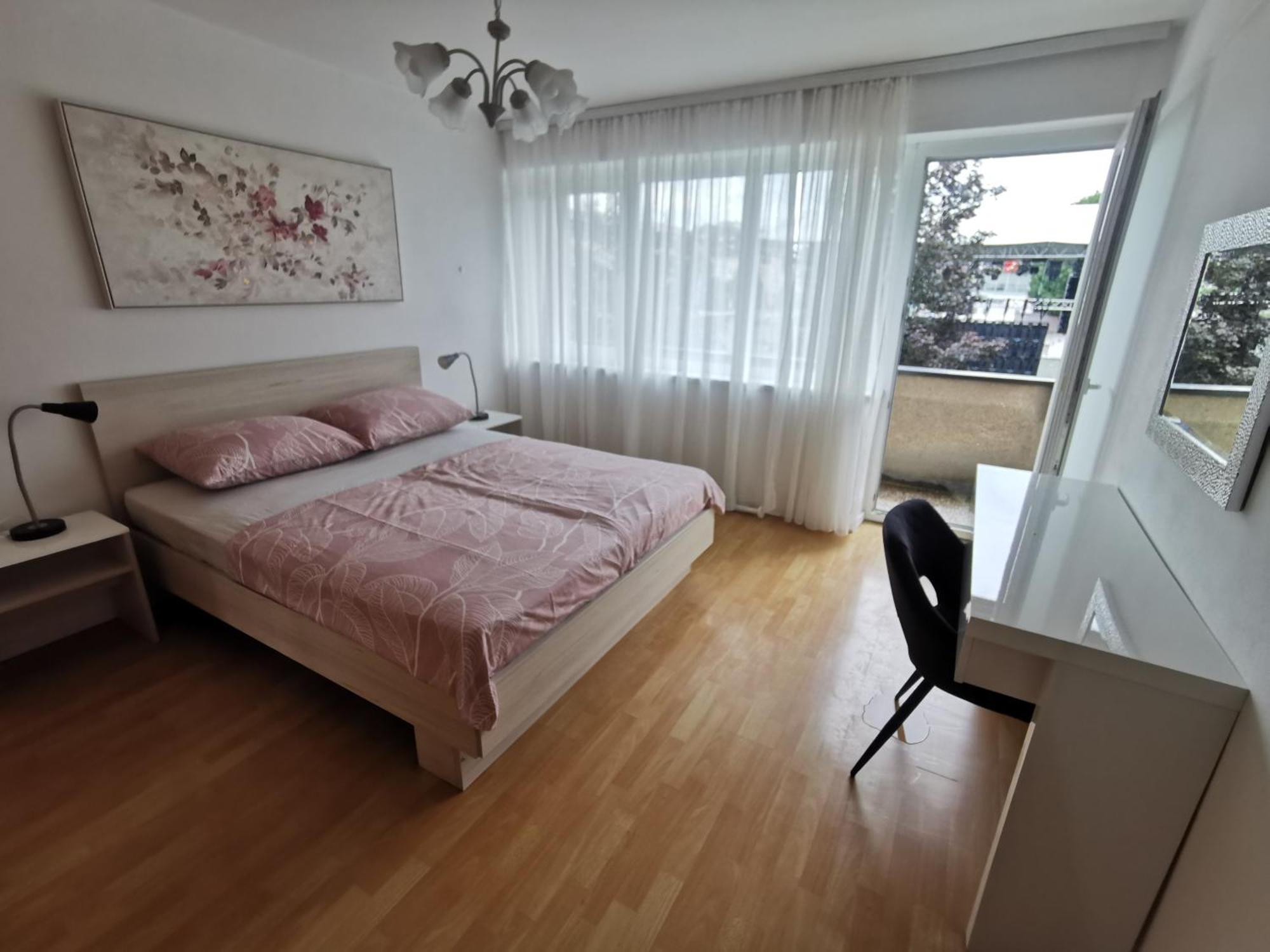 Gospić Apartment Tonio - Right On The Main Square מראה חיצוני תמונה