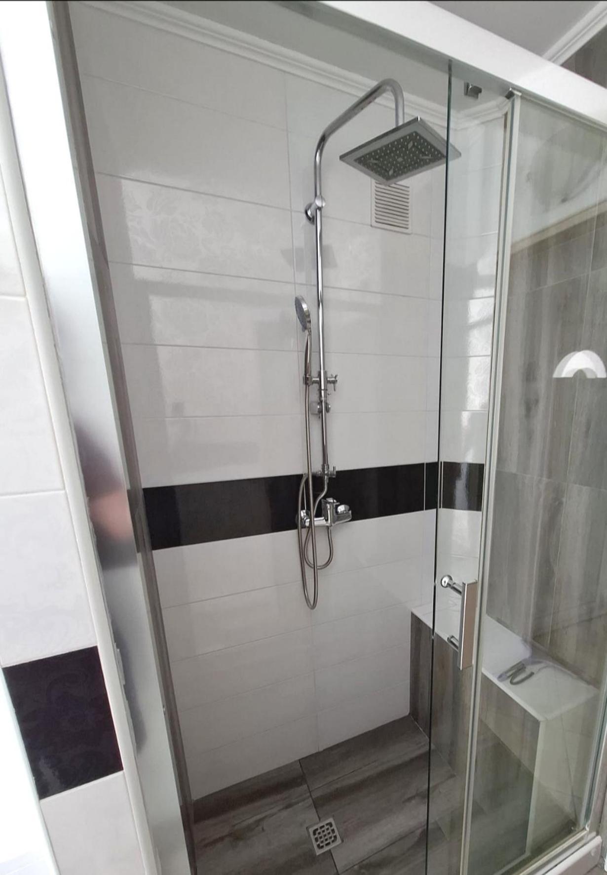 Gospić Apartment Tonio - Right On The Main Square מראה חיצוני תמונה