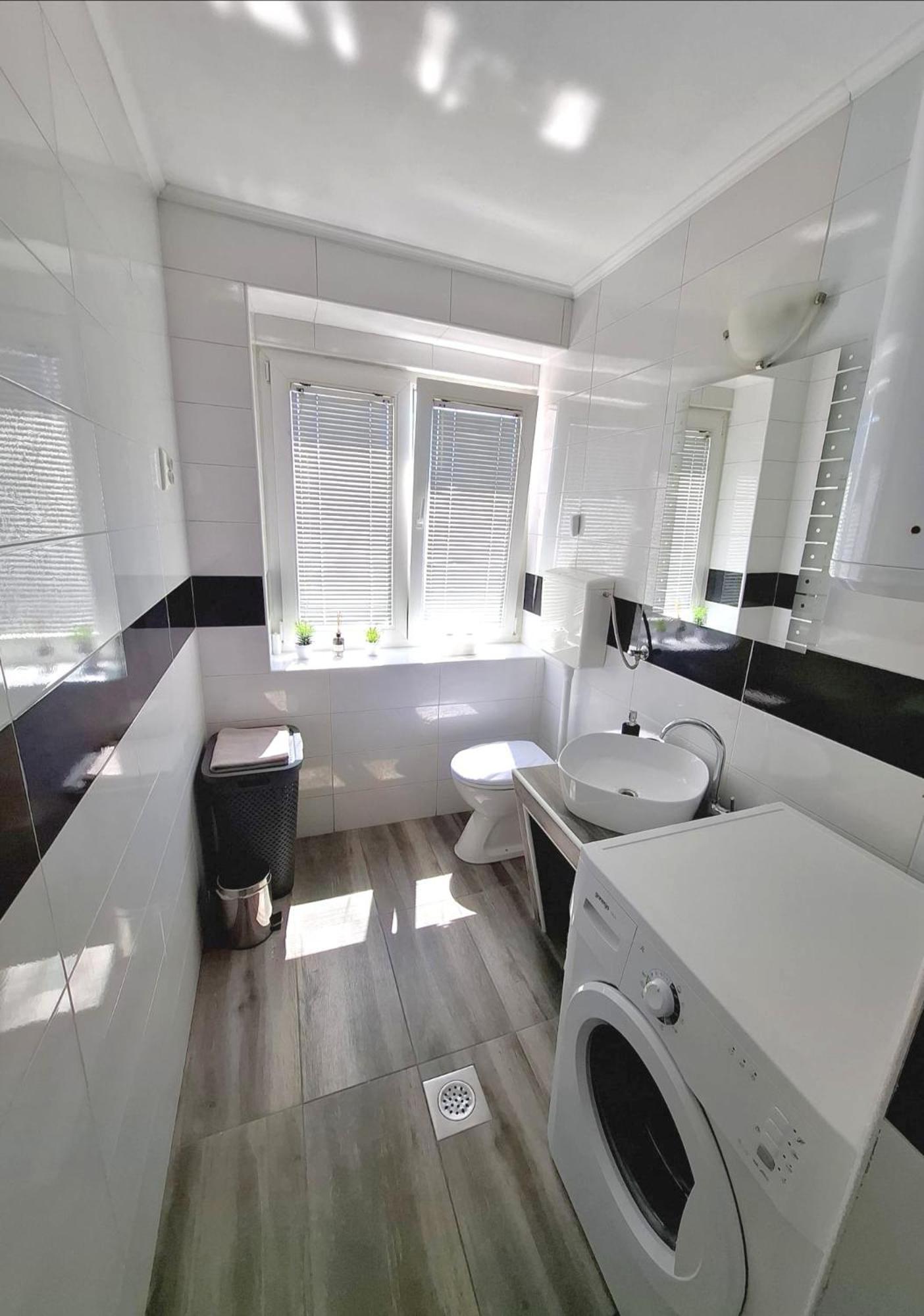 Gospić Apartment Tonio - Right On The Main Square מראה חיצוני תמונה